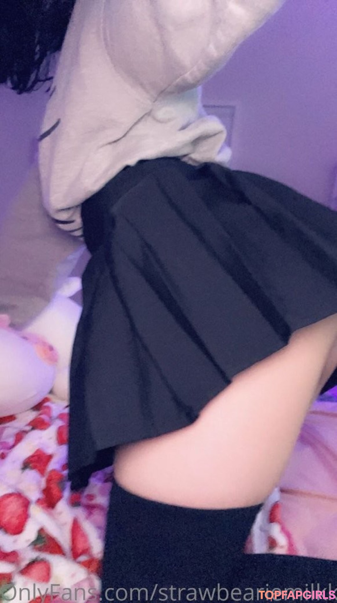 Foto desnuda filtrada de OnlyFans de Strawbeariemilkk #826 Foto desnuda filtrada de OnlyFans de Strawbeariemilkk #826