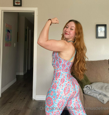 Foto desnuda filtrada de OnlyFans de Themollymusclefree