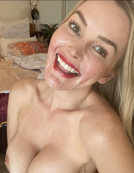 Elle Knox