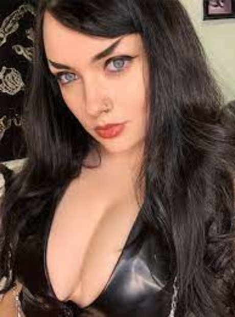 Foto desnuda filtrada de OnlyFans de Countess Jezebeth