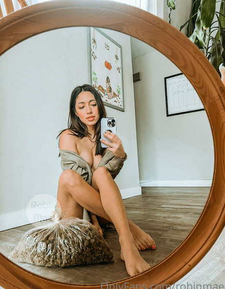 Robin Mae