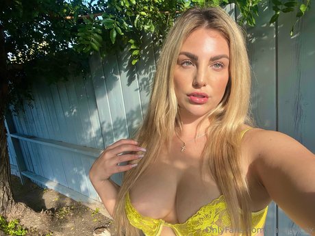 Foto desnuda filtrada de OnlyFans de Haleigh Cox