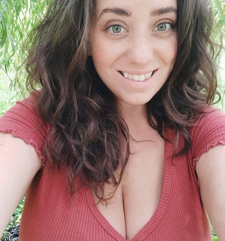 Foto desnuda filtrada de OnlyFans de All Its Forms