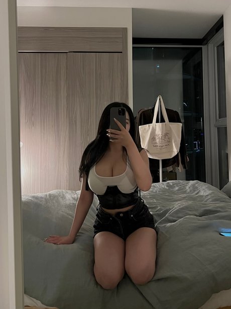 Foto desnuda filtrada de OnlyFans de Yeonaxo