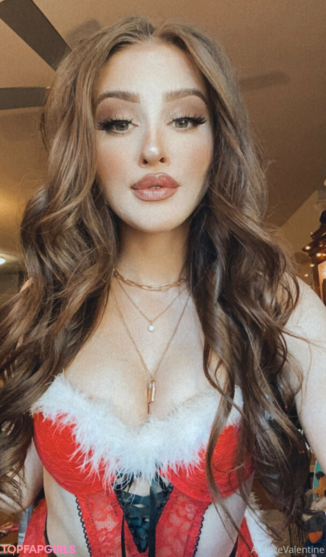 Foto desnuda filtrada de OnlyFans de Aubree Valentine #261 Foto desnuda filtrada de OnlyFans de Aubree Valentine #261