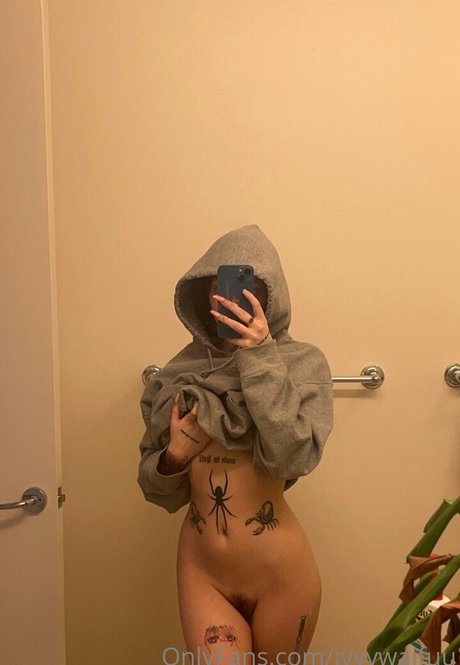 Foto desnuda filtrada de OnlyFans de Ivyywaifuu