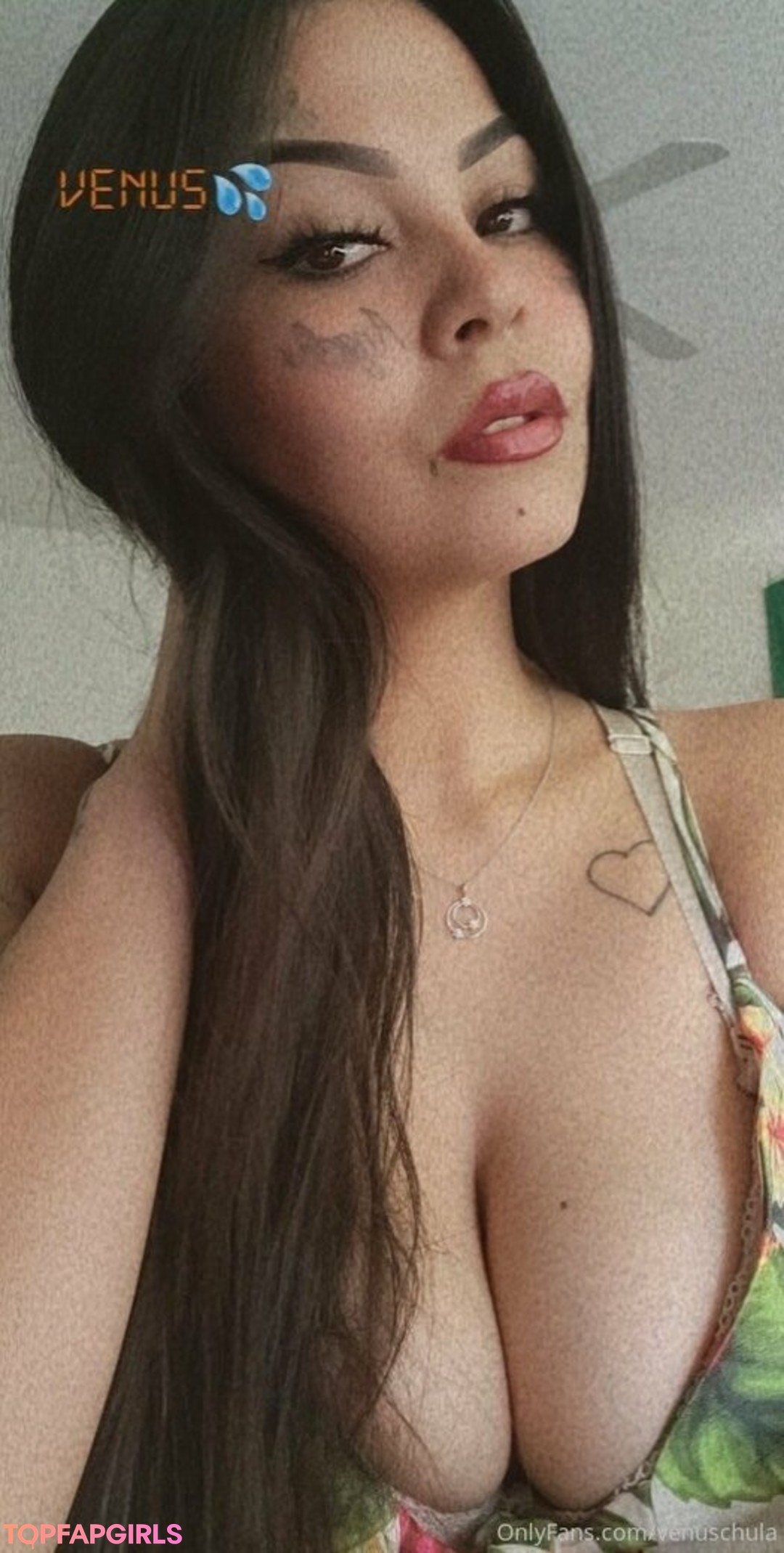 Foto desnuda filtrada de OnlyFans de Venuschula #70 Foto desnuda filtrada de OnlyFans de Venuschula #70