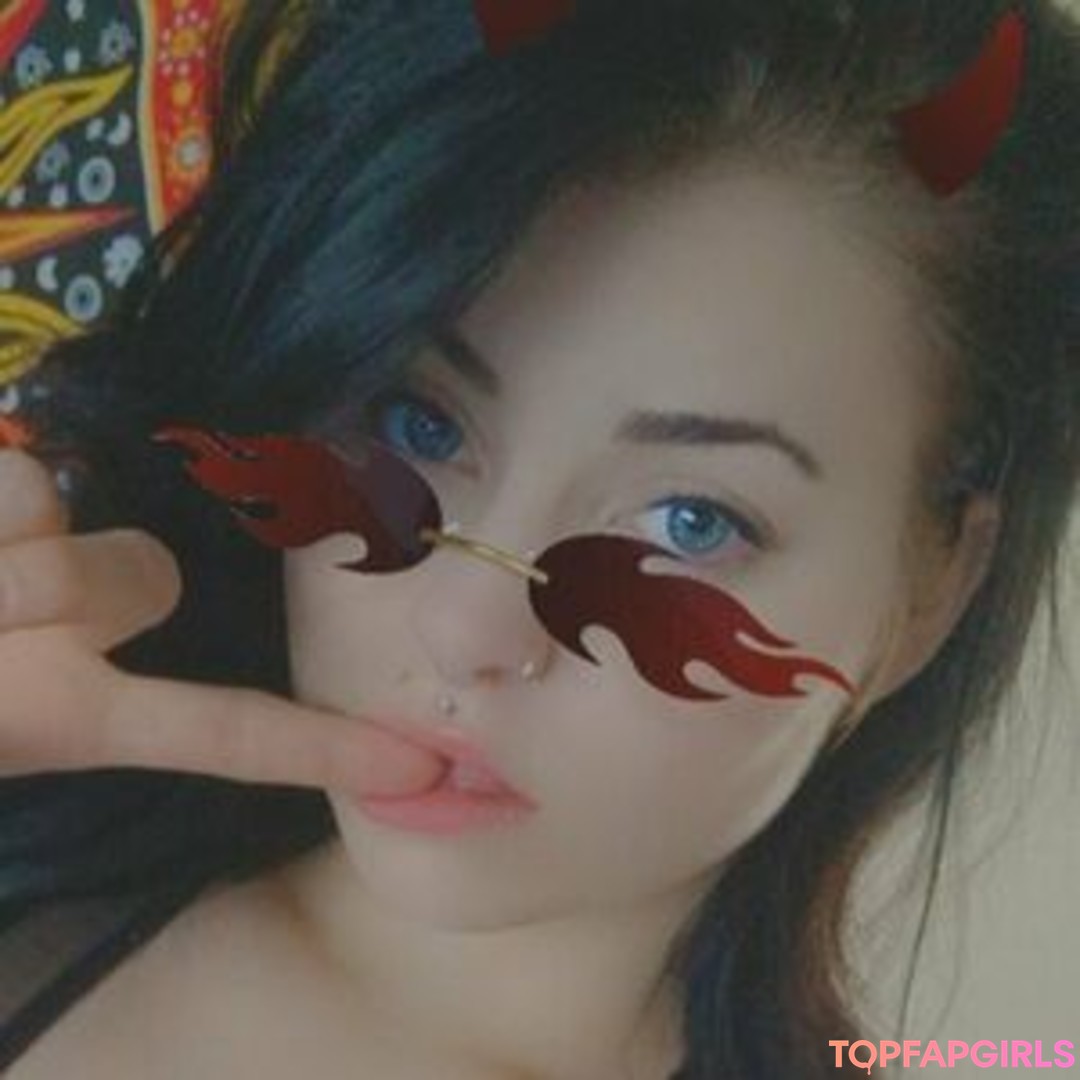 Foto desnuda filtrada de OnlyFans de Emily Erdbeer #6 Foto desnuda filtrada de OnlyFans de Emily Erdbeer #6