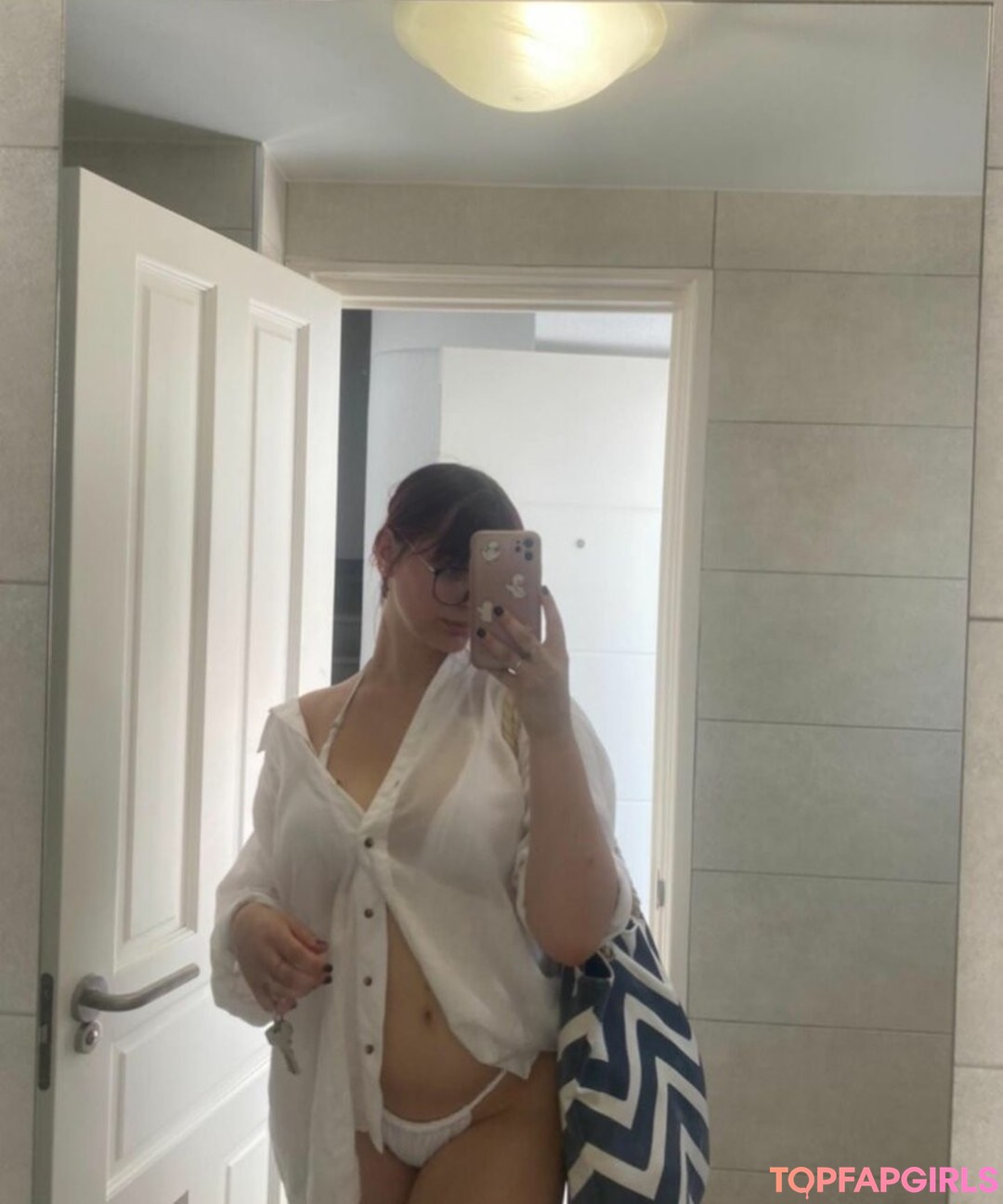 Foto desnuda filtrada de OnlyFans de Charlotte Stocks #13 Foto desnuda filtrada de OnlyFans de Charlotte Stocks #13