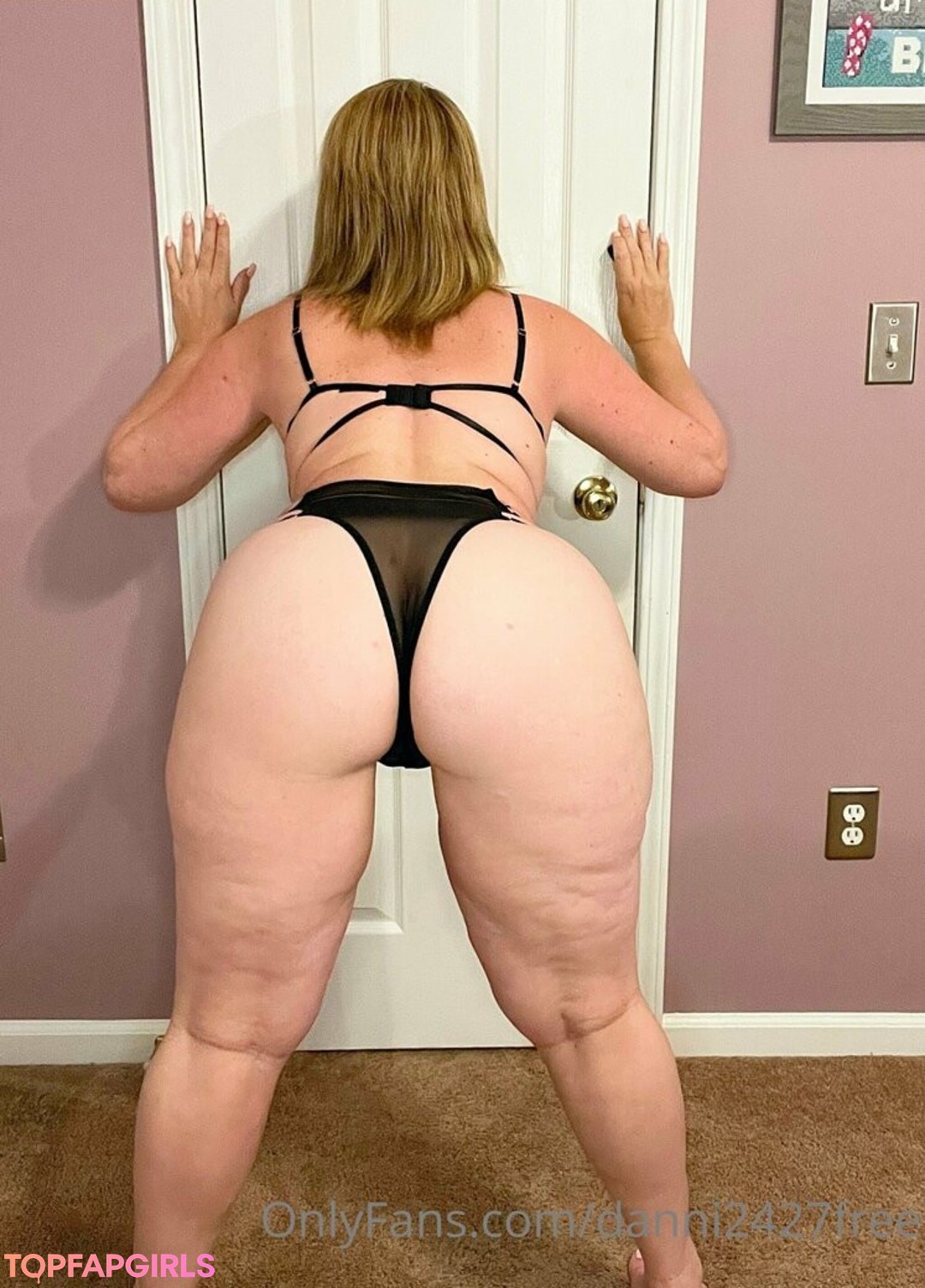 Foto desnuda filtrada de OnlyFans de Danni2427free #45 Foto desnuda filtrada de OnlyFans de Danni2427free #45