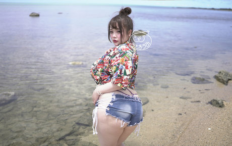 Mitoma_umi_vip
