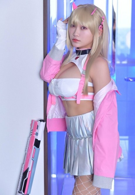 Hana Himesaki