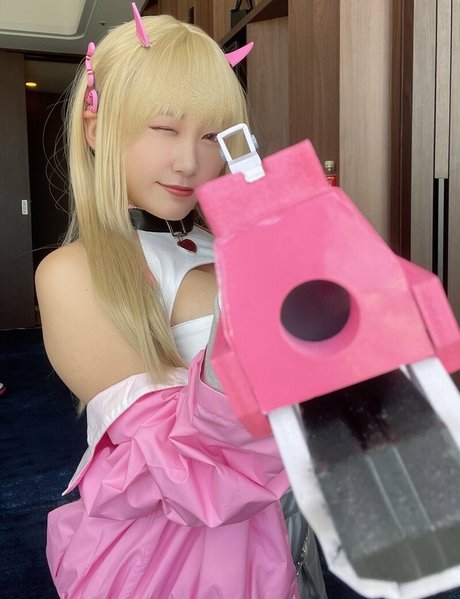 Hana Himesaki