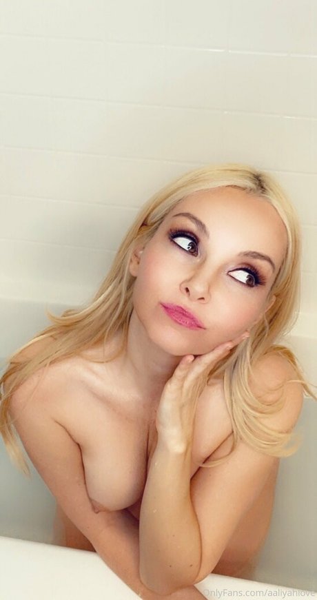 Foto desnuda filtrada de OnlyFans de Aaliyahlove
