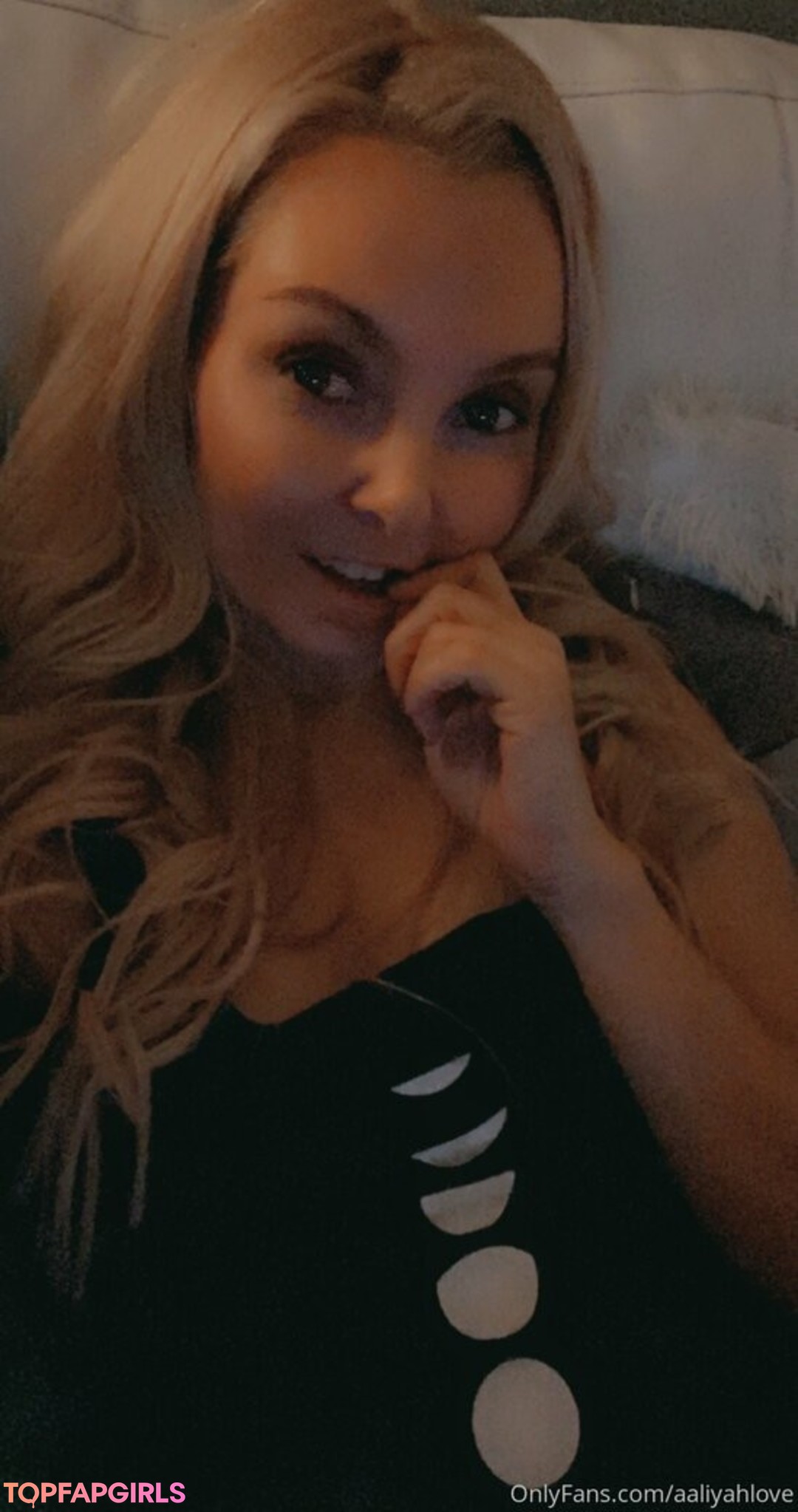 Foto desnuda filtrada de OnlyFans de Aaliyahlove #68 Foto desnuda filtrada de OnlyFans de Aaliyahlove #68