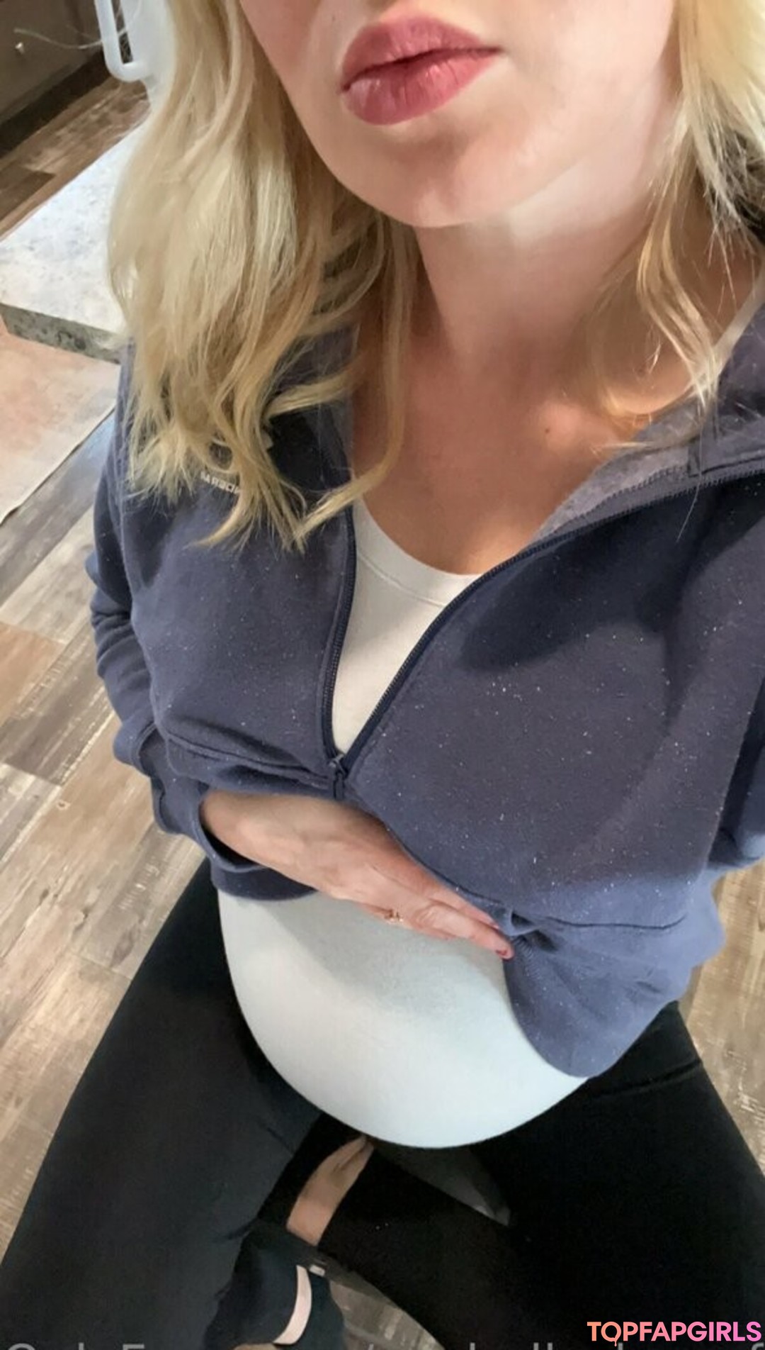 Foto desnuda filtrada de OnlyFans de Barefitmommy #30 Foto desnuda filtrada de OnlyFans de Barefitmommy #30