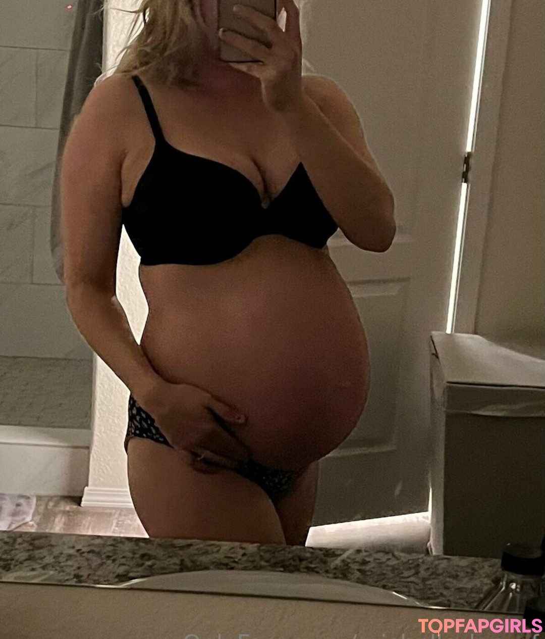 Foto desnuda filtrada de OnlyFans de Barefitmommy #31 Foto desnuda filtrada de OnlyFans de Barefitmommy #31