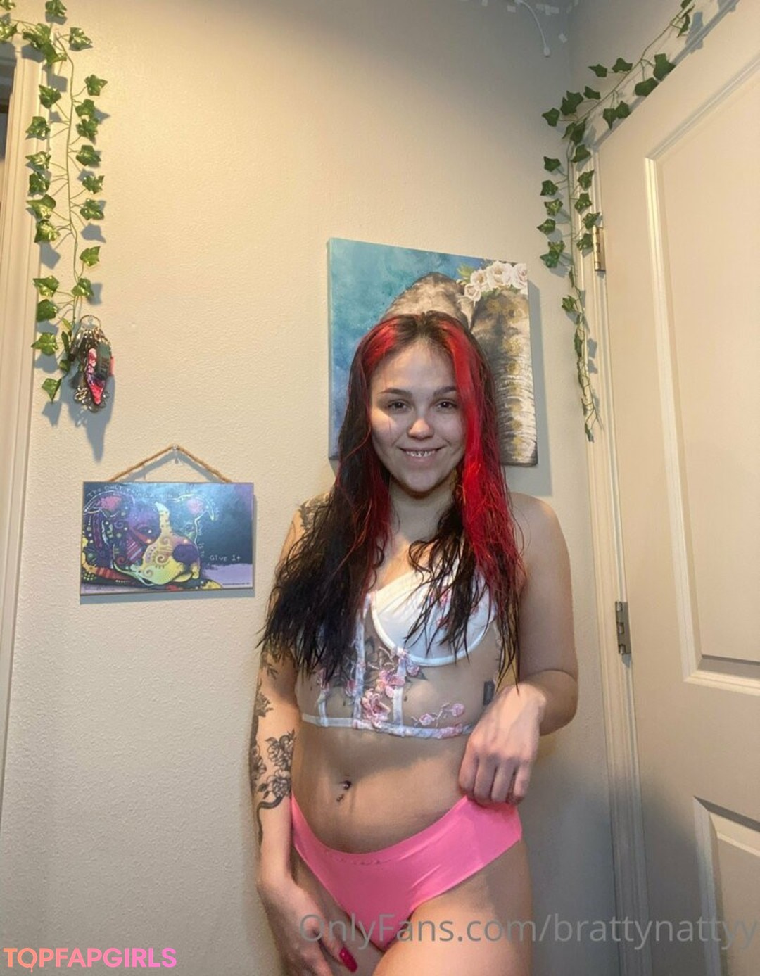 Foto desnuda filtrada de OnlyFans de Brattynattyy #44 Foto desnuda filtrada de OnlyFans de Brattynattyy #44