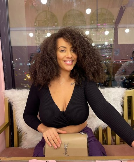 Ines Curly
