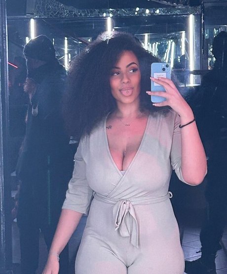 Foto desnuda filtrada de OnlyFans de Ines Curly