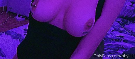 Foto desnuda filtrada de OnlyFans de Bbyliilii