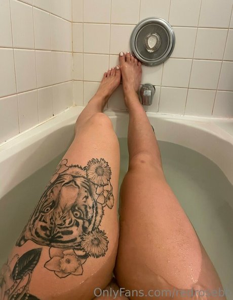 Foto desnuda filtrada de OnlyFans de Redrosebb
