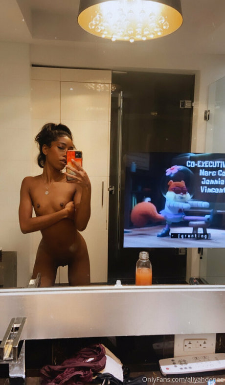 Foto desnuda filtrada de OnlyFans de Aliyahlust
