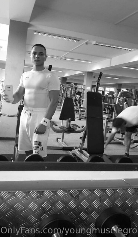 Youngmusclegrowingboy