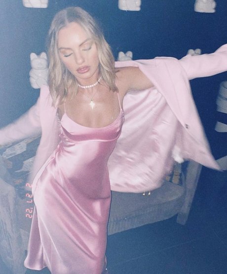 Foto desnuda filtrada de OnlyFans de Alexandra Stan