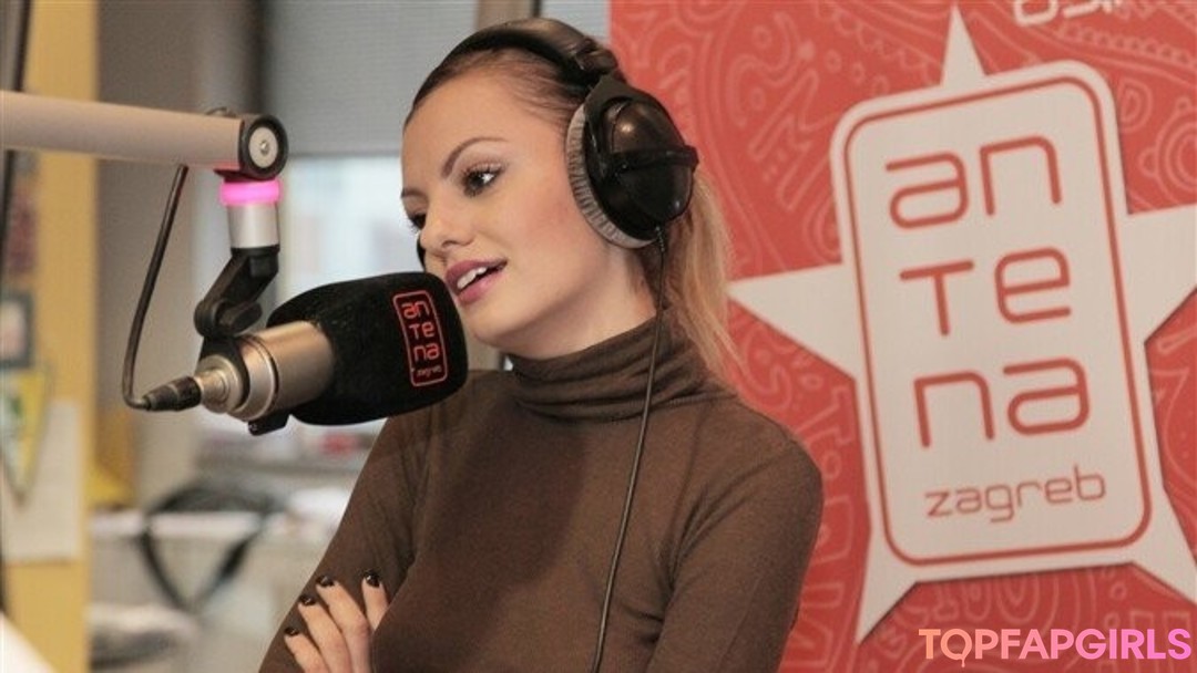 Foto desnuda filtrada de OnlyFans de Alexandra Stan #140 Foto desnuda filtrada de OnlyFans de Alexandra Stan #140