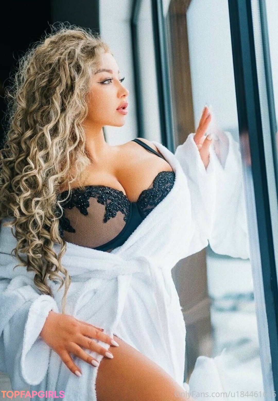 Foto desnuda filtrada de OnlyFans de Curvymodelkate #4 Foto desnuda filtrada de OnlyFans de Curvymodelkate #4