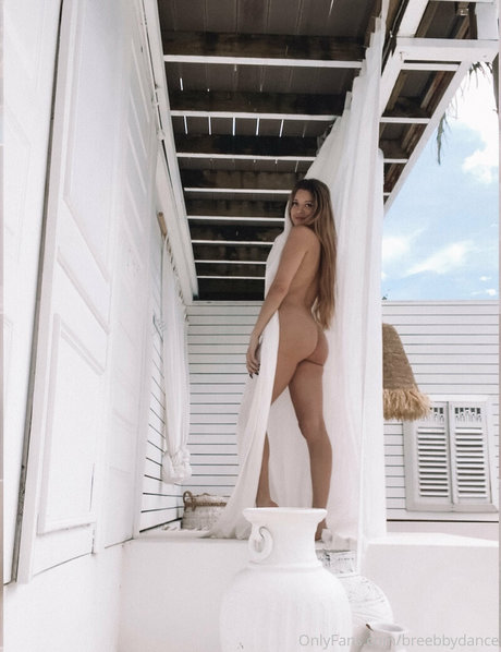 Foto desnuda filtrada de OnlyFans de Breebbydance