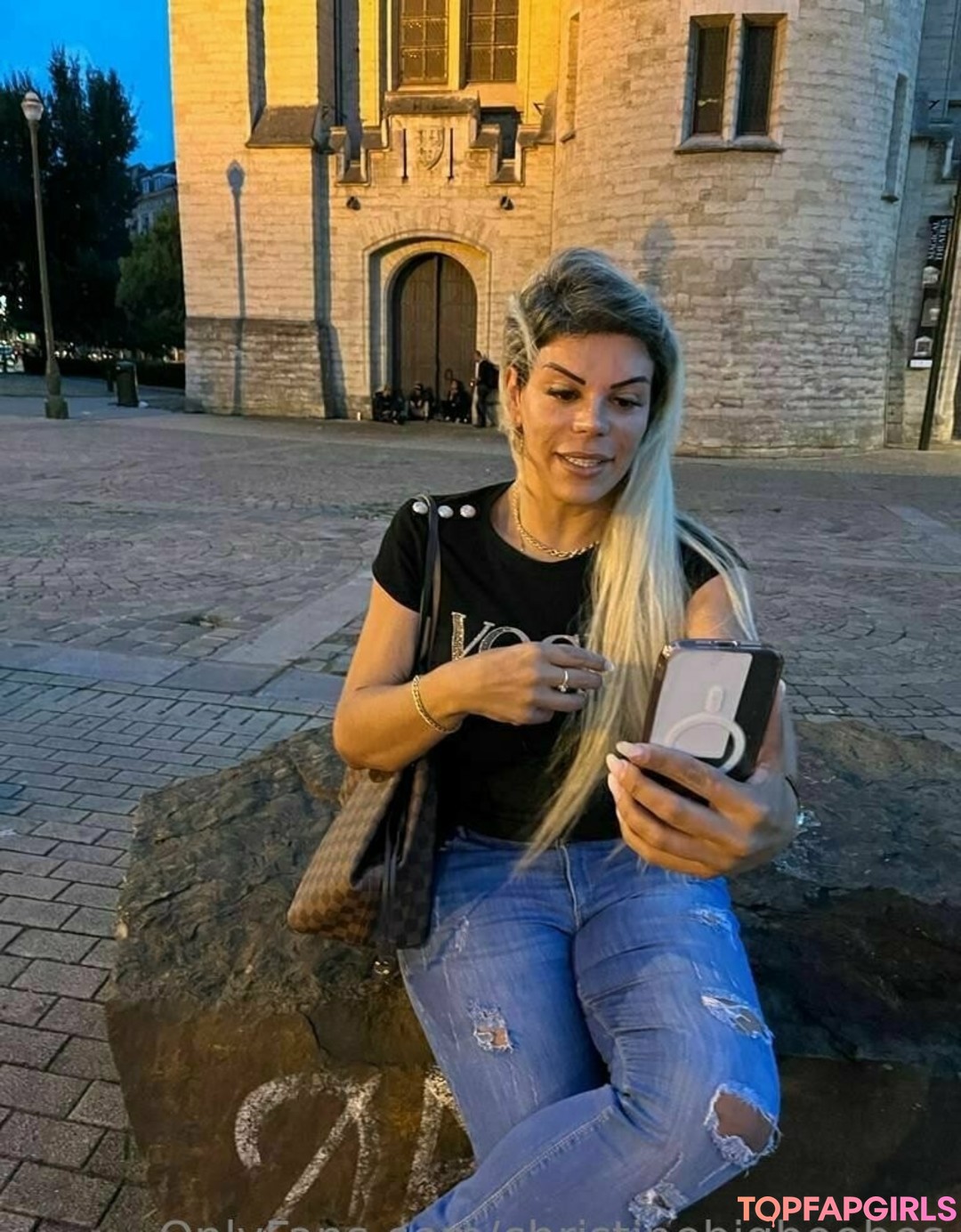 Foto desnuda filtrada de OnlyFans de Christinebigboobes #16 Foto desnuda filtrada de OnlyFans de Christinebigboobes #16