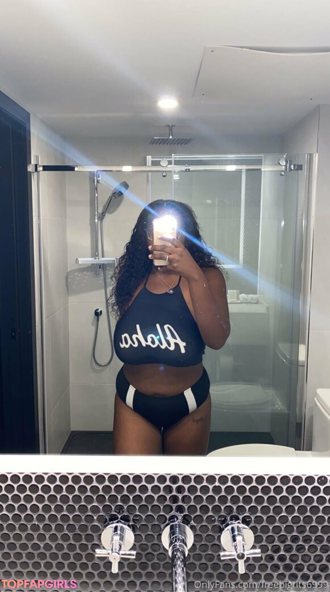 Foto desnuda filtrada de OnlyFans de Freebigtits6999 #4 Foto desnuda filtrada de OnlyFans de Freebigtits6999 #4