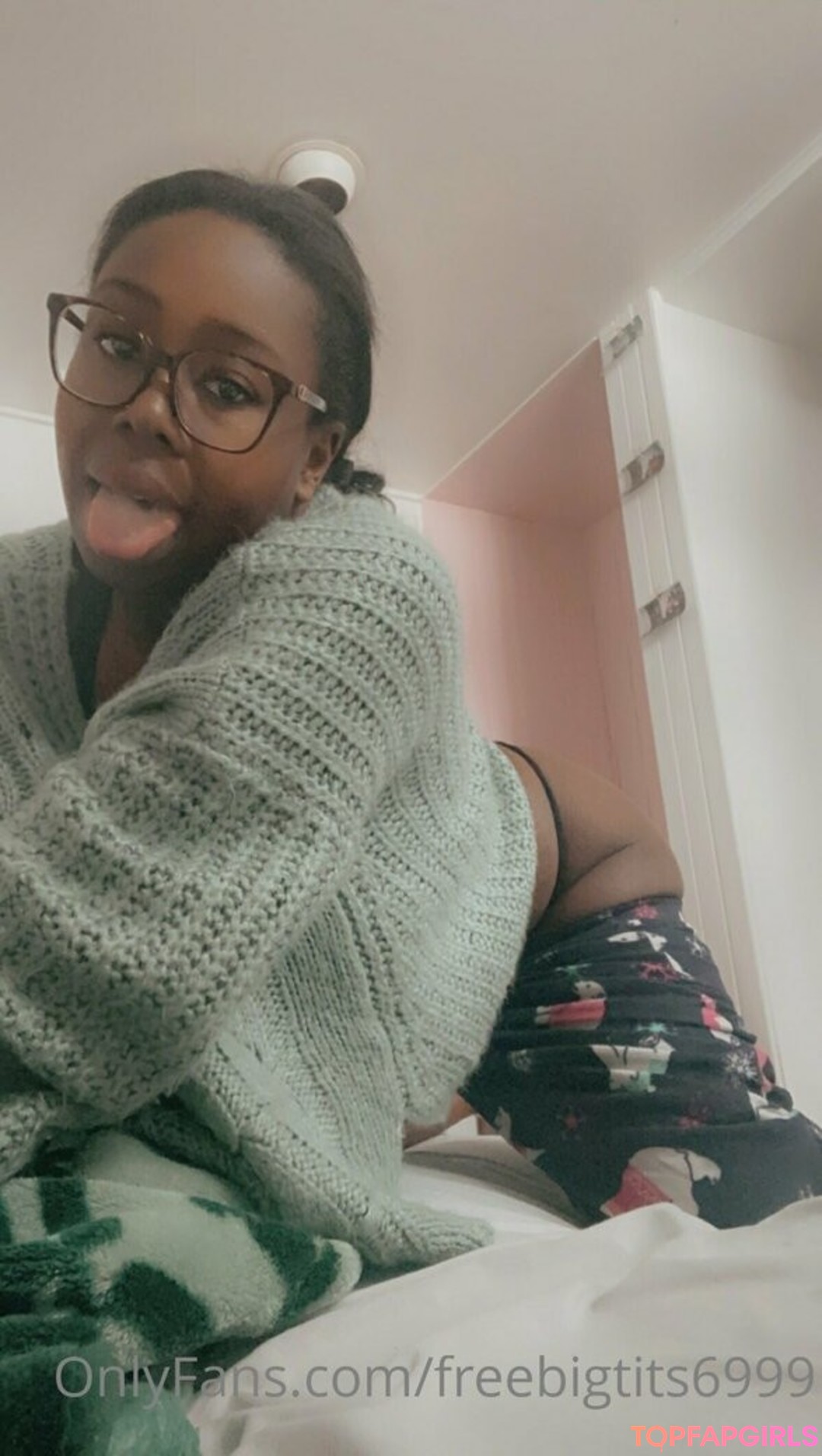 Foto desnuda filtrada de OnlyFans de Freebigtits6999 #44 Foto desnuda filtrada de OnlyFans de Freebigtits6999 #44