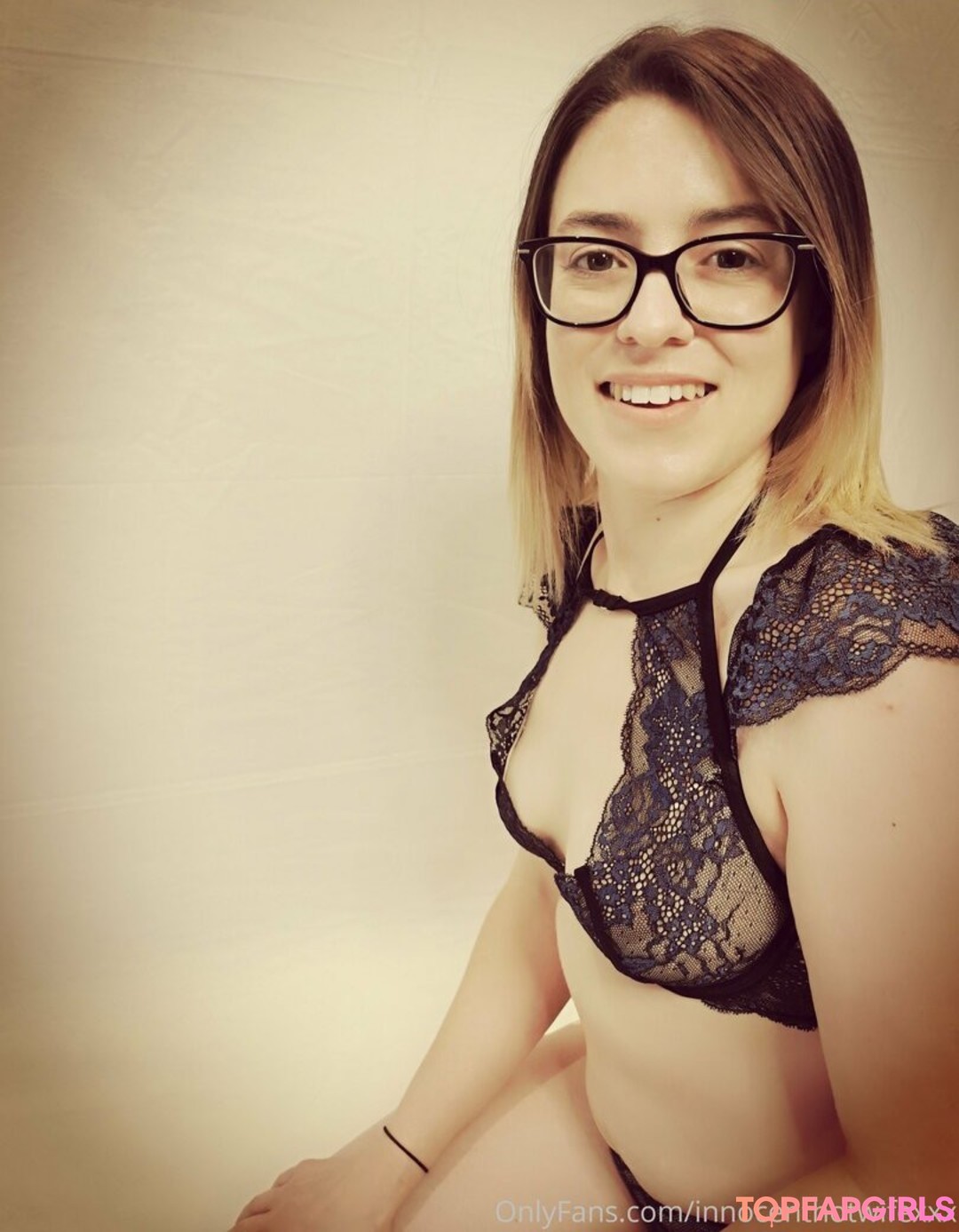 Foto desnuda filtrada de OnlyFans de Innocenthotwifexxx #230 Foto desnuda filtrada de OnlyFans de Innocenthotwifexxx #230