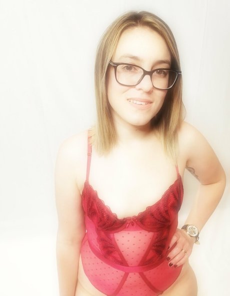 Foto desnuda filtrada de OnlyFans de Innocenthotwifexxx