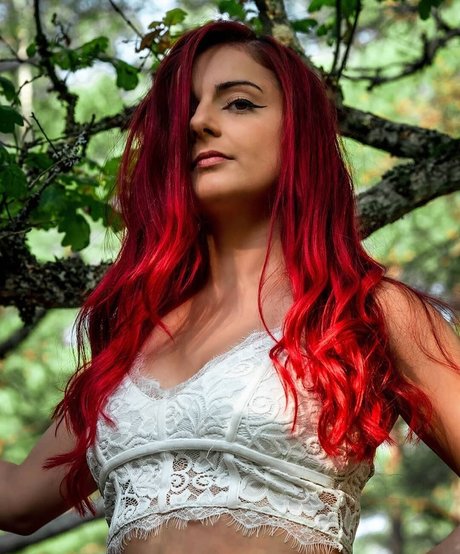 AnnieFuchsia