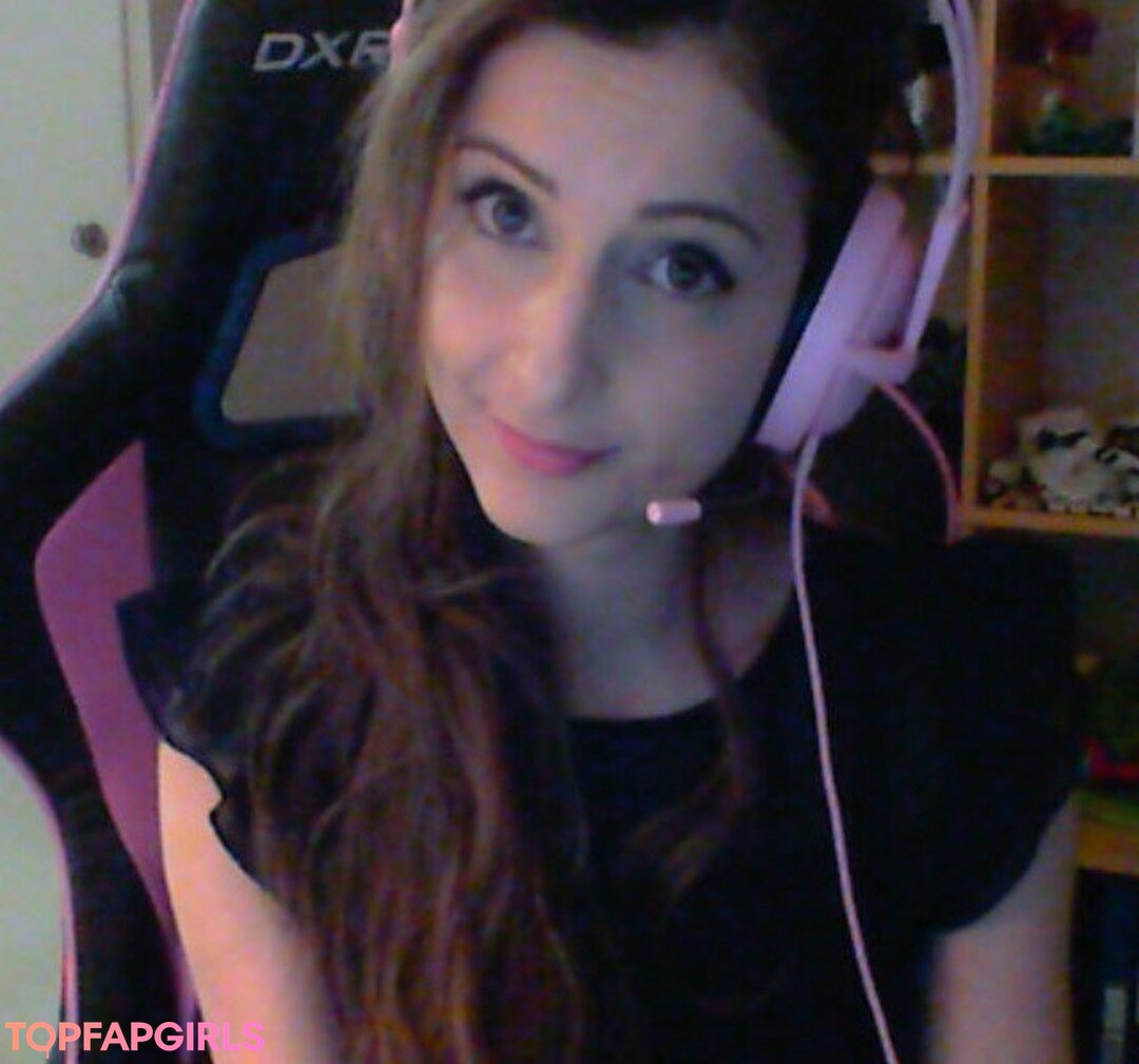 Foto desnuda filtrada de OnlyFans de Anniefuchsia #157 Foto desnuda filtrada de OnlyFans de Anniefuchsia #157