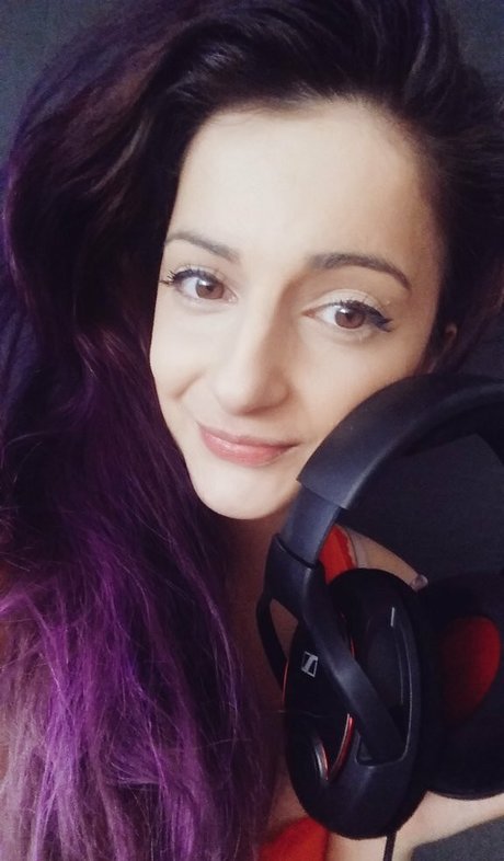 AnnieFuchsia