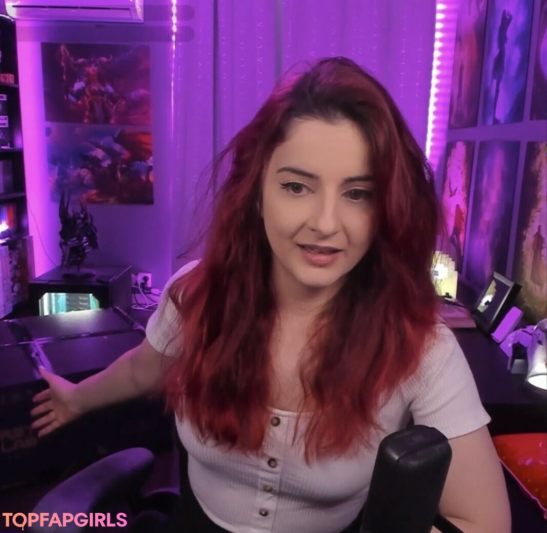 Foto desnuda filtrada de OnlyFans de Anniefuchsia #183 Foto desnuda filtrada de OnlyFans de Anniefuchsia #183