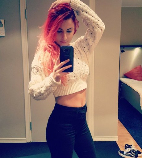AnnieFuchsia