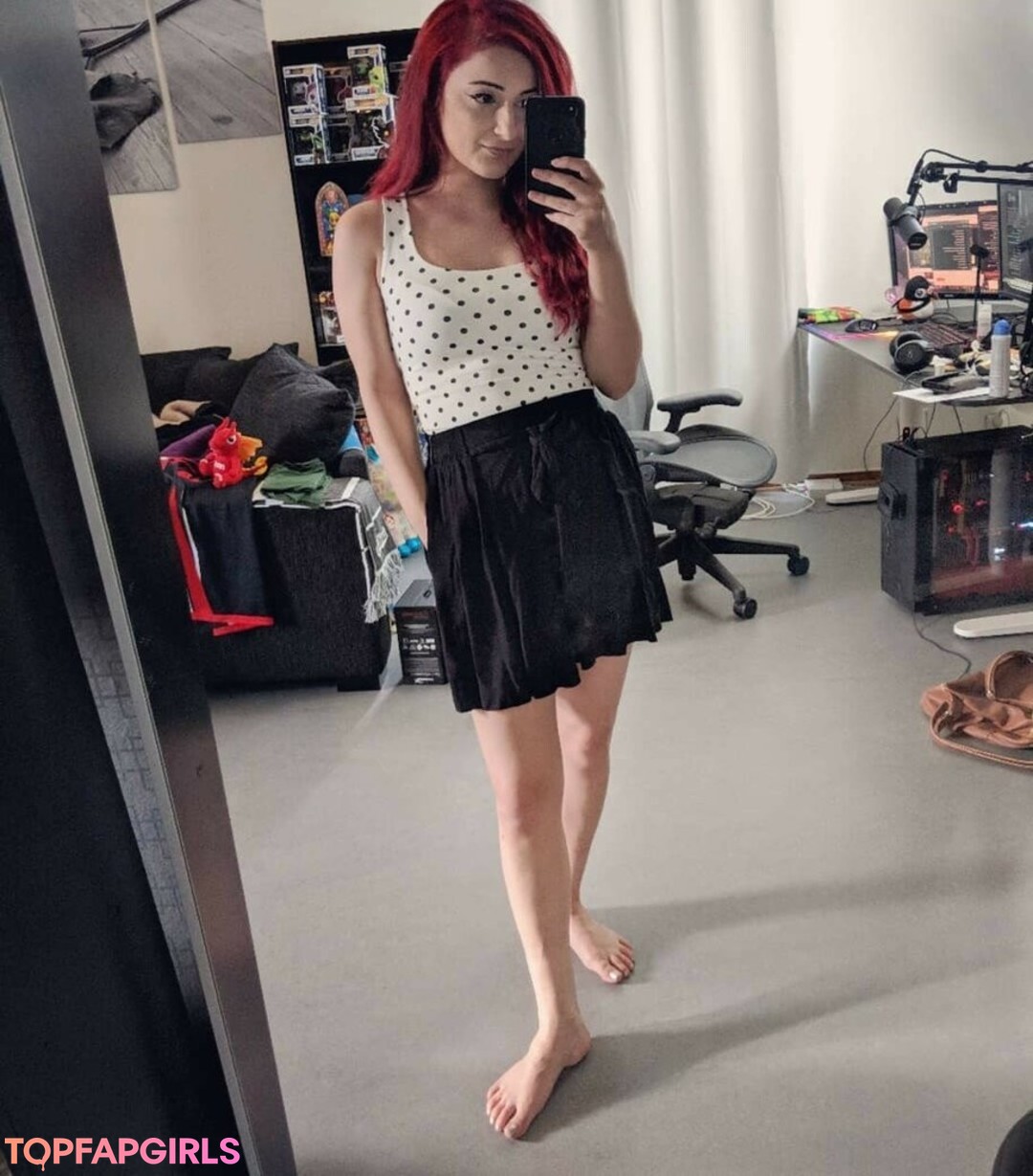 Foto desnuda filtrada de OnlyFans de Anniefuchsia #58 Foto desnuda filtrada de OnlyFans de Anniefuchsia #58