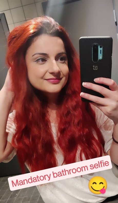 AnnieFuchsia
