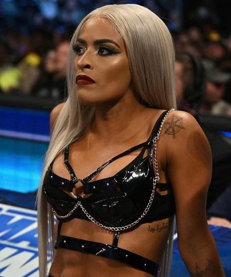 Zelina Vega