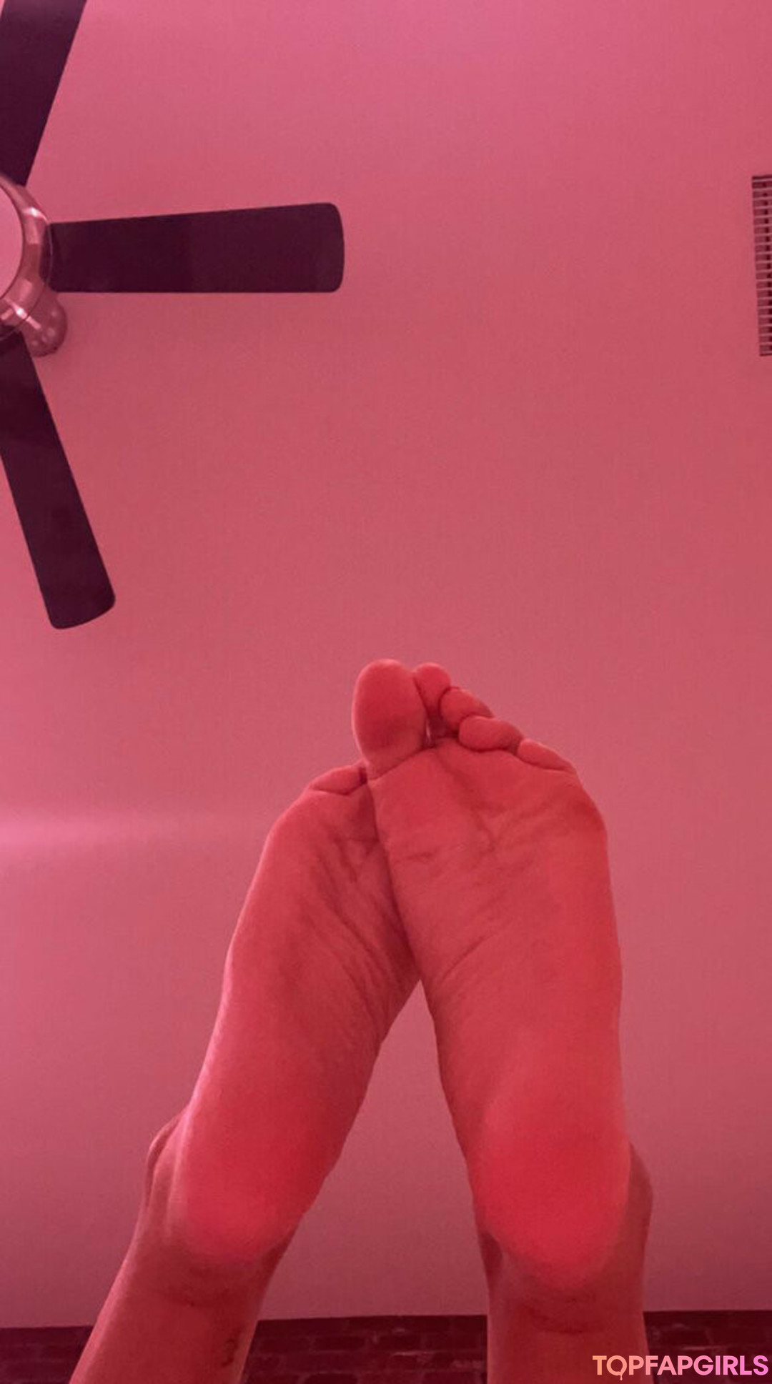 Foto desnuda filtrada de OnlyFans de Kianaakers #11 Foto desnuda filtrada de OnlyFans de Kianaakers #11