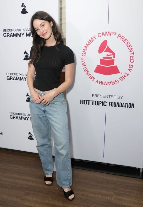 Gracie Abrams