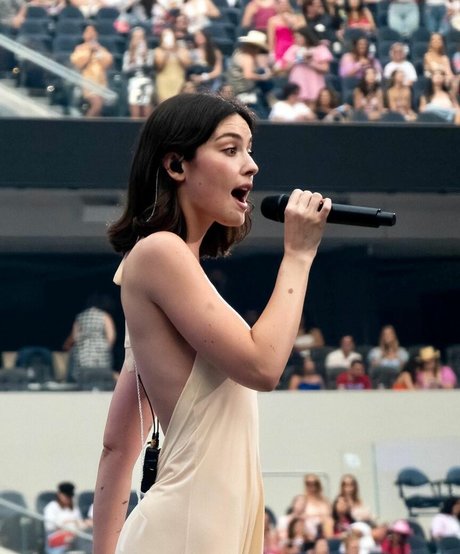 Gracie Abrams