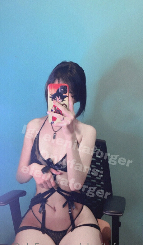 Foto desnuda filtrada de OnlyFans de Elenitaforger