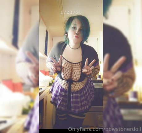 Foto desnuda filtrada de OnlyFans de Lilbbwstoner